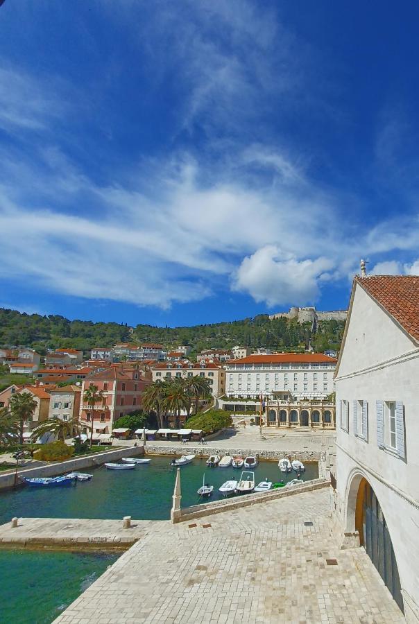 Apartment Lilly With Amazing City View Hvar Town Exterior photo